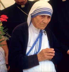 Mutter Teresa Von © 1986 Túrelio (via Wikimedia-Commons), 1986 / CC BY-SA 2.0 de, https://commons.wikimedia.org/w/index.php?curid=2247034