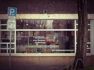 Leserbrief zu: Schöne Bilder in leere Schaufenster