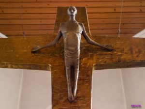 Gedanken zu: Rentzing – Das Kreuz hält Himmel und Erde zusammen