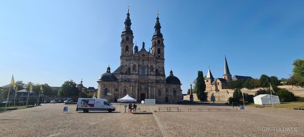 Die gesamte Installation auf dem Fuldaer Domplatz