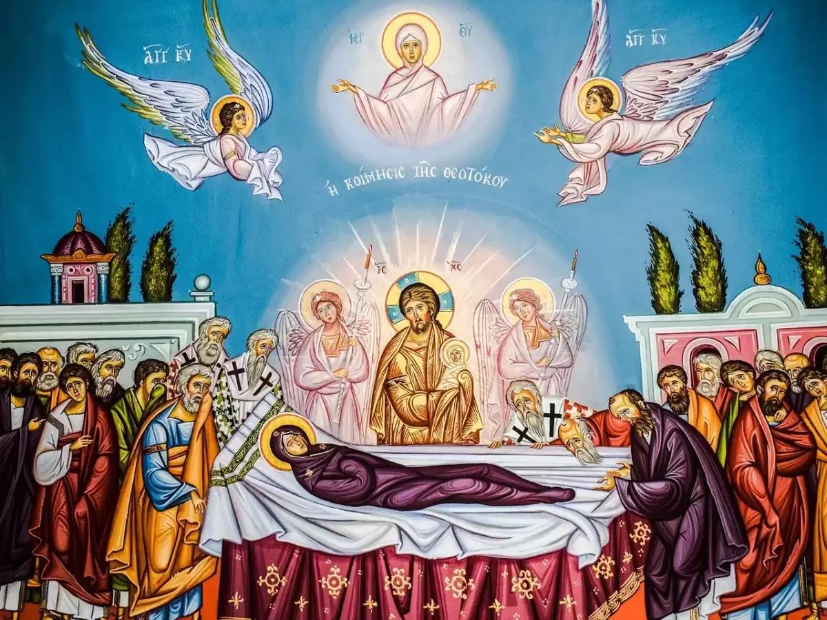 Ikone der Aufnahme Mariens in den Himmel: Maria auf dem Totenbett, umgeben von Aposteln und Engeln